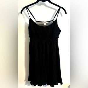 FLORA‎ Women’s Black Lace Pleated Dress